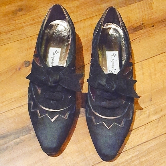 Margaret Jerrold - Metallic‎ Suede Bow Cut Out Loafers - Picture 2 of 7
